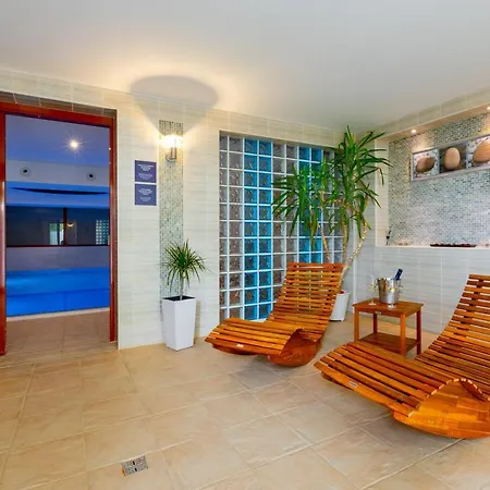 Hotel Vyhlidka 4*